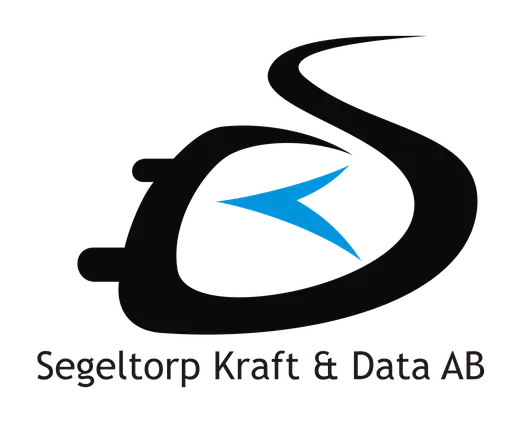 Segeltorp Kraft & Data AB: Segeltorp Kraft & Data AB logo, a black S around a blue arrow