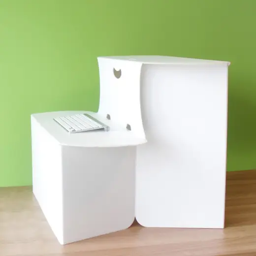 Standify: Square product shot on green
